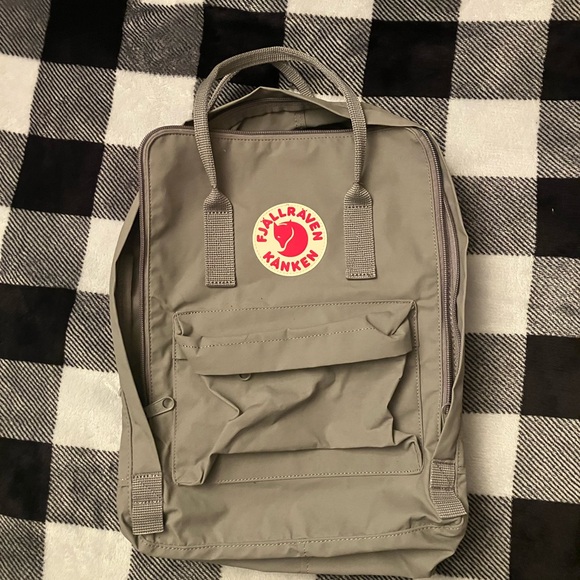 Fjallraven Kånken Backpack in Gray - Picture 1 of 2